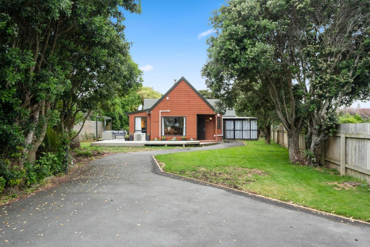 Wharerata - Otaki Beach Holiday Home Exterior photo